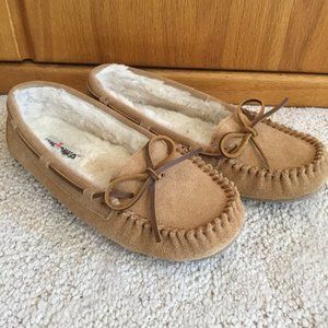 MINNETONKA Cally Moccasins Slippers Size 8M Beige